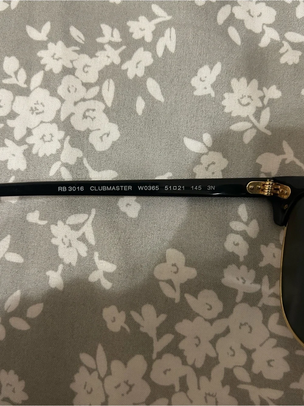 Ray-Ban Clubmaster Black/Gold Sunglasses